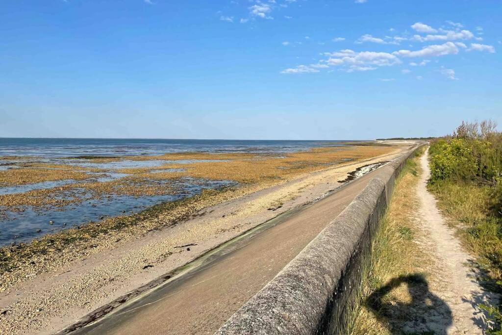 Vila L'Oiseliere ------- Nul Part Ailleurs Loix Exteriér fotografie