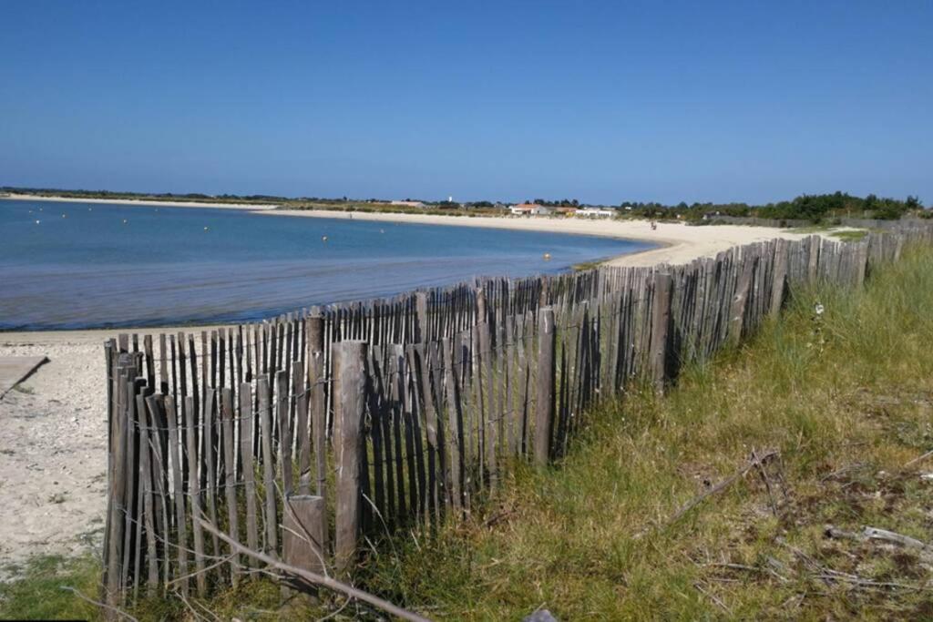Vila L'Oiseliere ------- Nul Part Ailleurs Loix Exteriér fotografie